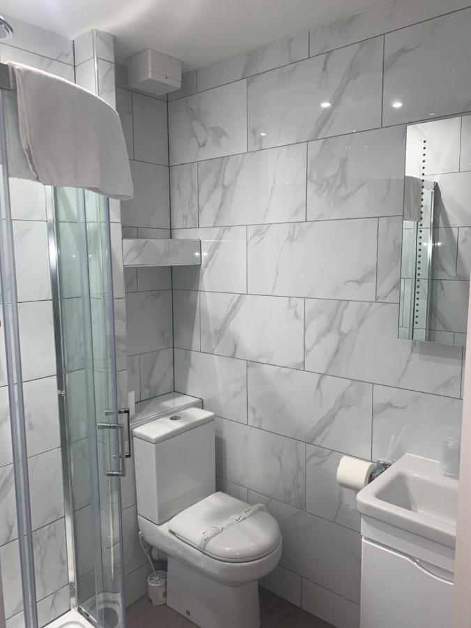 Holtwhites Hotel Enfield Dış mekan fotoğraf