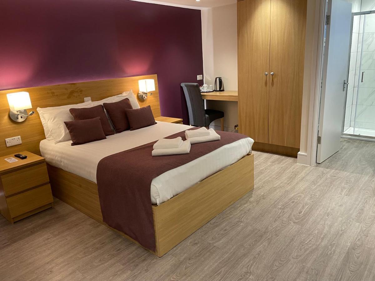 Holtwhites Hotel Enfield Dış mekan fotoğraf