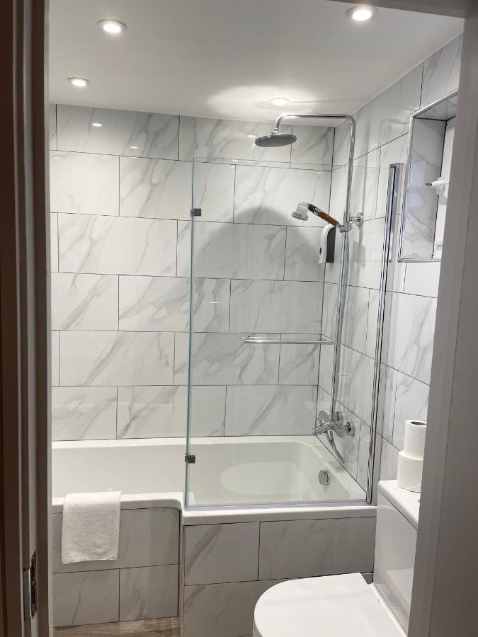 Holtwhites Hotel Enfield Dış mekan fotoğraf