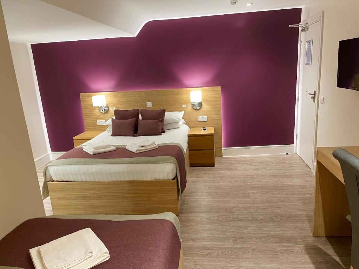Holtwhites Hotel Enfield Dış mekan fotoğraf