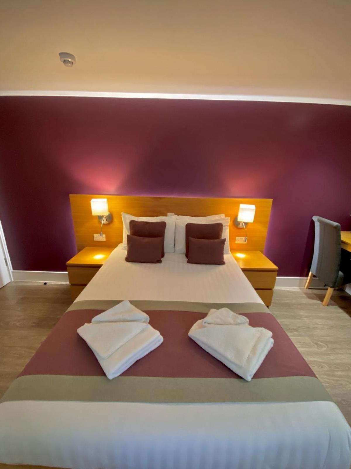 Holtwhites Hotel Enfield Dış mekan fotoğraf