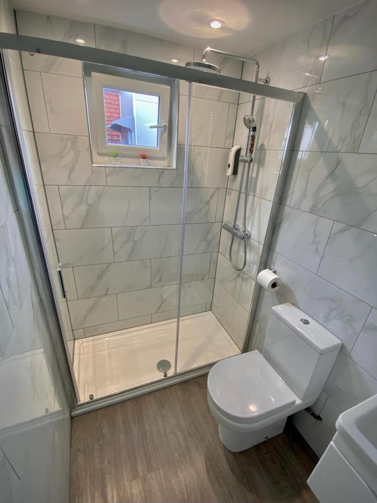 Holtwhites Hotel Enfield Dış mekan fotoğraf