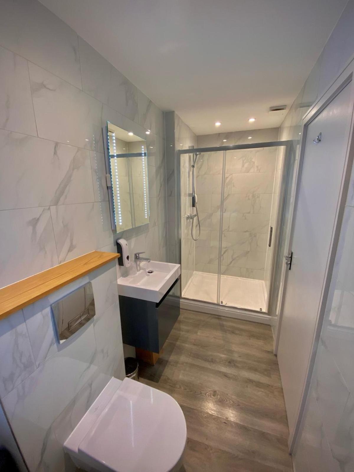 Holtwhites Hotel Enfield Dış mekan fotoğraf