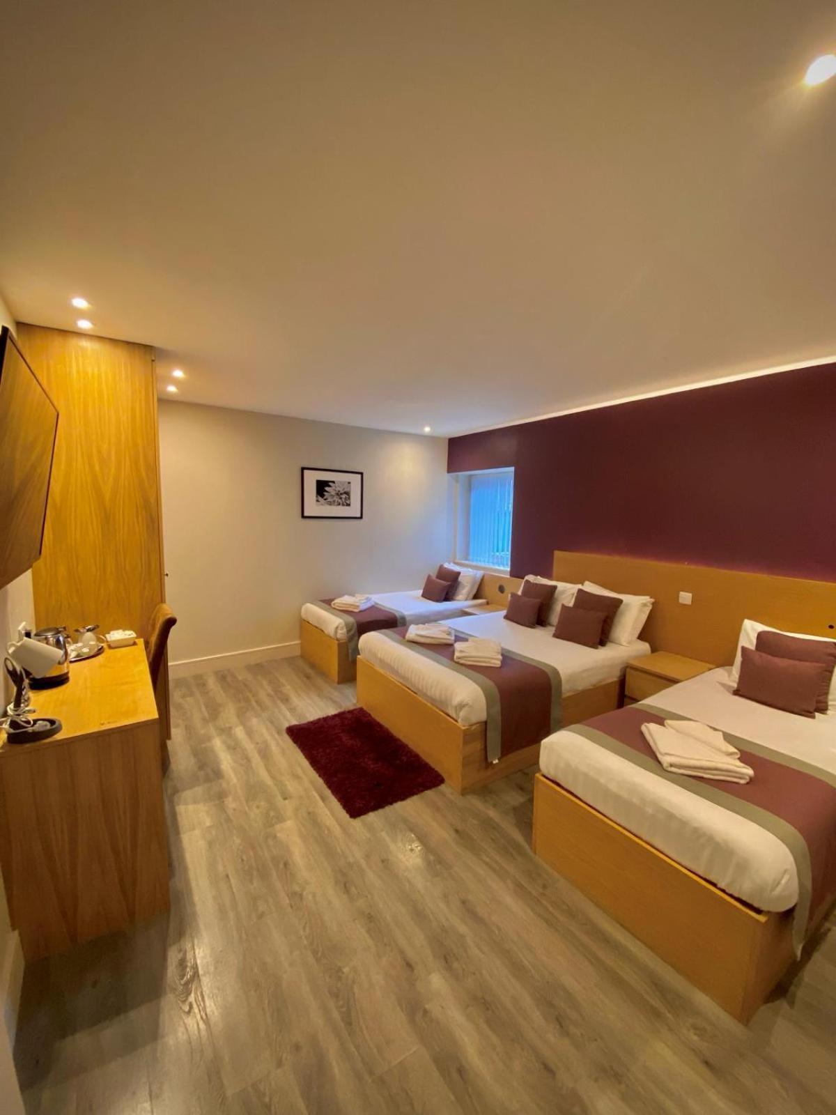 Holtwhites Hotel Enfield Dış mekan fotoğraf