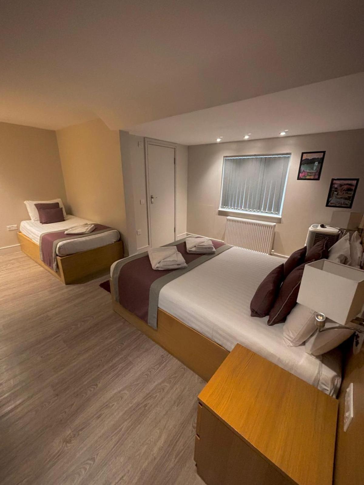 Holtwhites Hotel Enfield Dış mekan fotoğraf