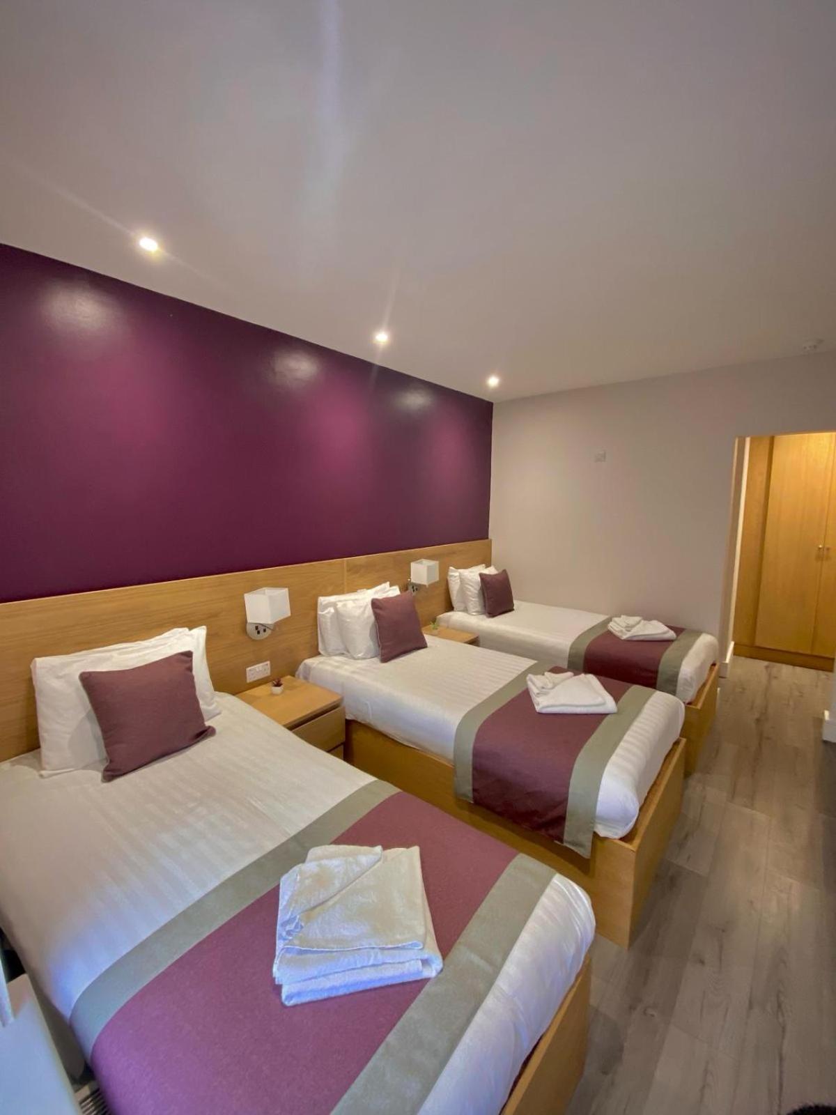 Holtwhites Hotel Enfield Dış mekan fotoğraf
