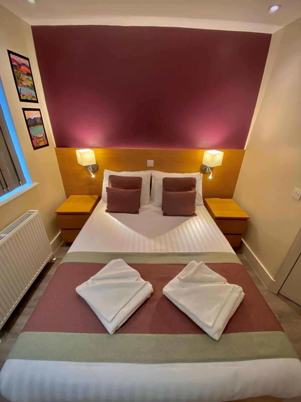 Holtwhites Hotel Enfield Dış mekan fotoğraf